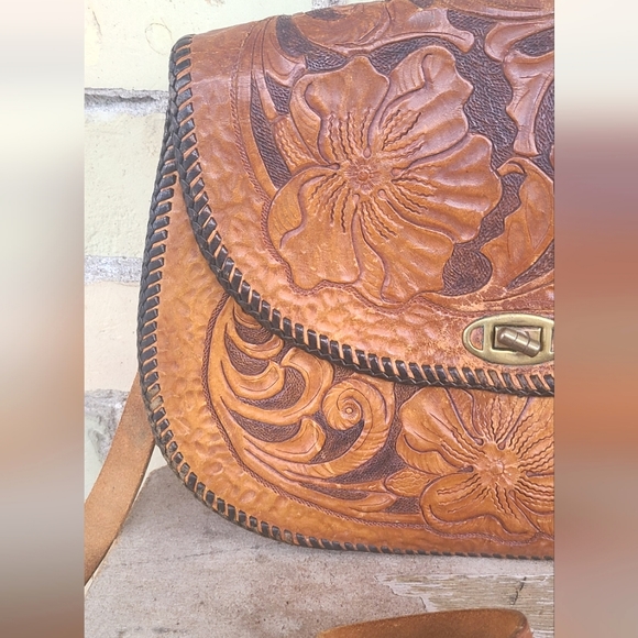 Vintage Hand Tooled Leather Bag - Picture 2 of 10